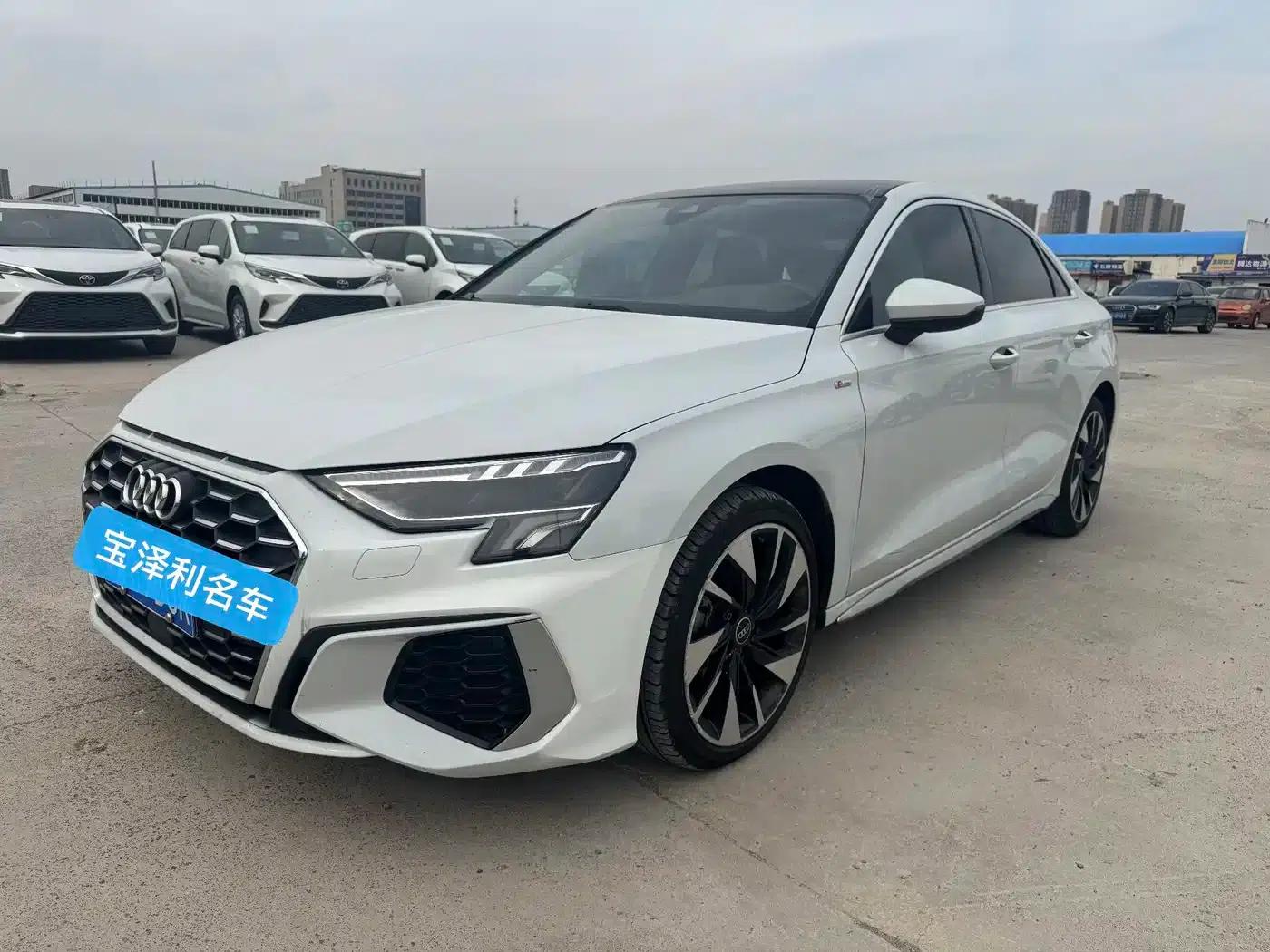 Audi A3 2024 Sportback 35 TFSI Fashion Sport — миниатюра 1
