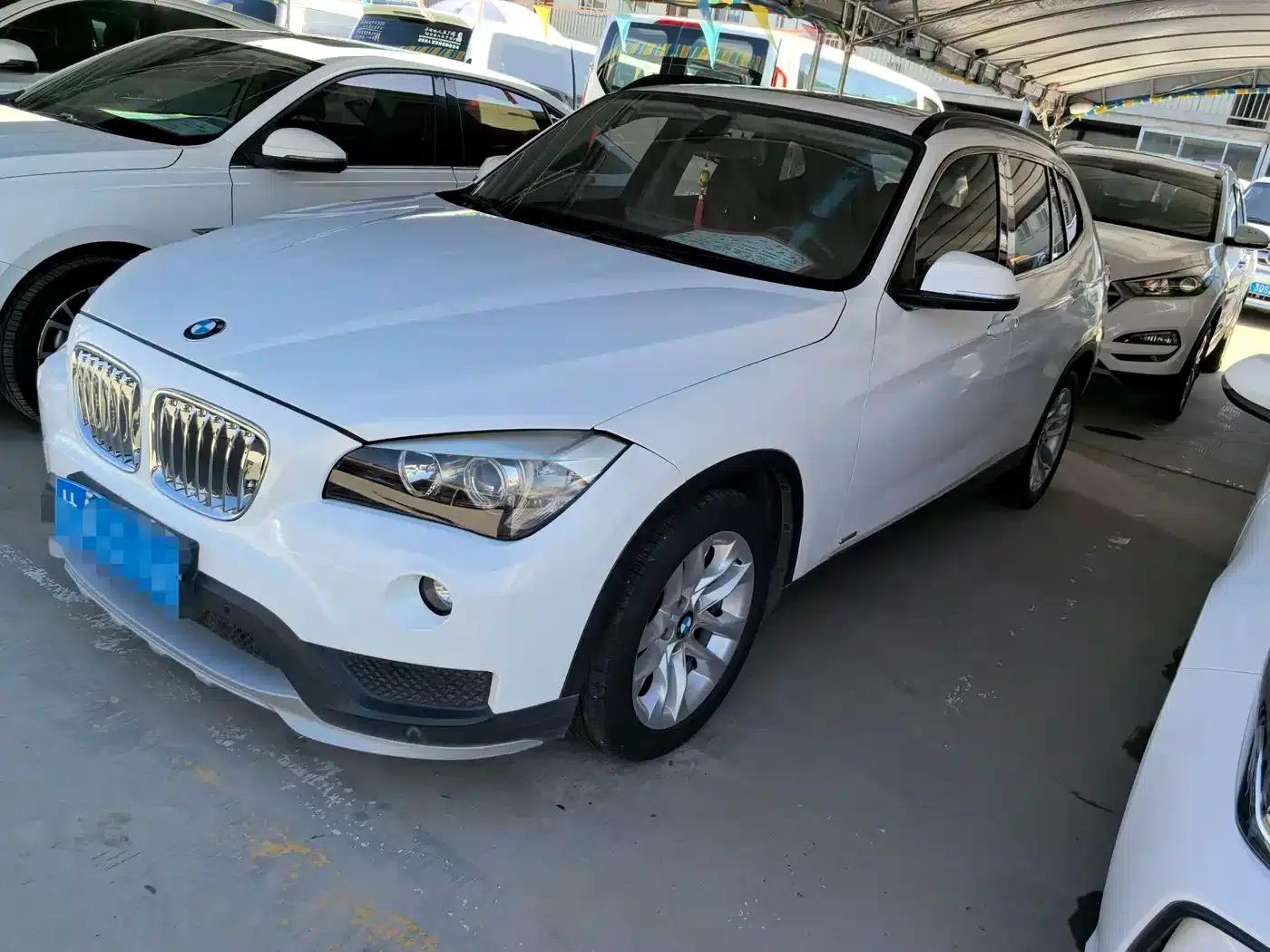 BMW X1 2015 sDrive18i Fashion Upgrade Edition — миниатюра 1