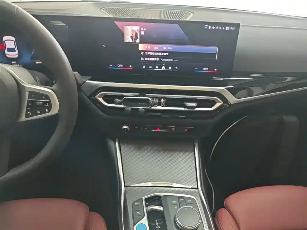 BMW i3 2024 eDrive 40 L Shadow Edition — миниатюра 13