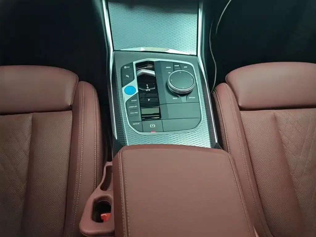 BMW i3 2024 eDrive 40 L Shadow Edition — миниатюра 14