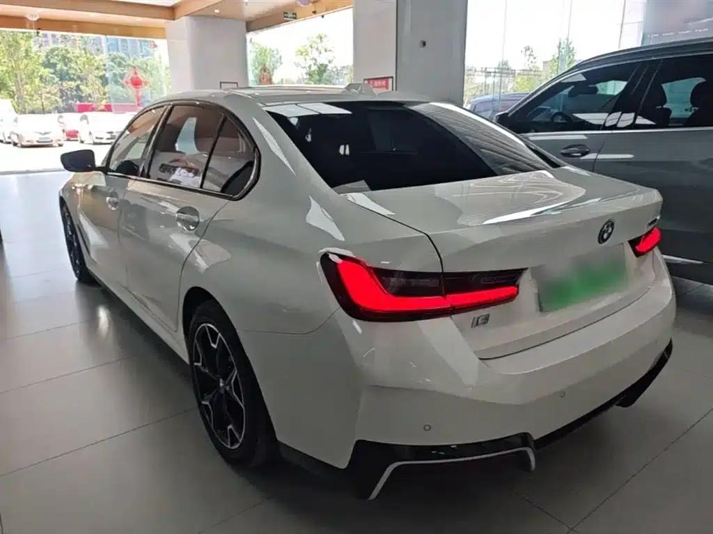 BMW i3 2024 eDrive 40 L Shadow Edition — миниатюра 5