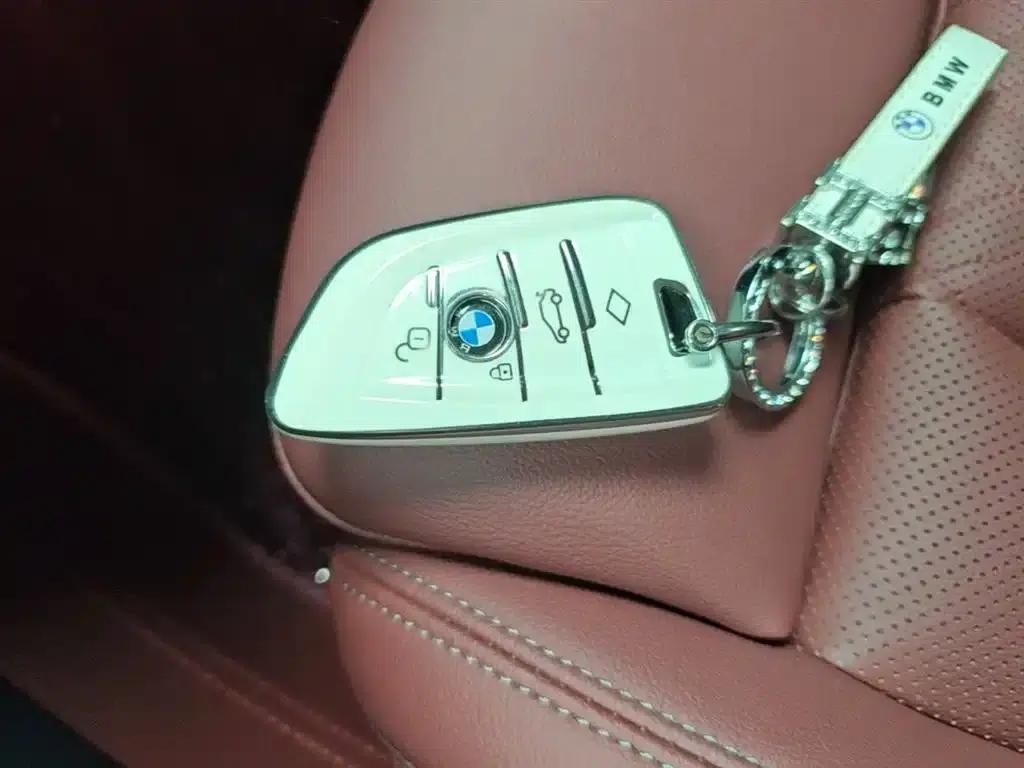 BMW i3 2024 eDrive 40 L Shadow Edition — миниатюра 9