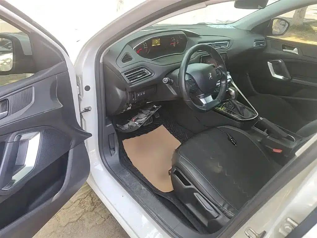 Peugeot 308 2016 1.6L Automatic Luxury Edition — миниатюра 16
