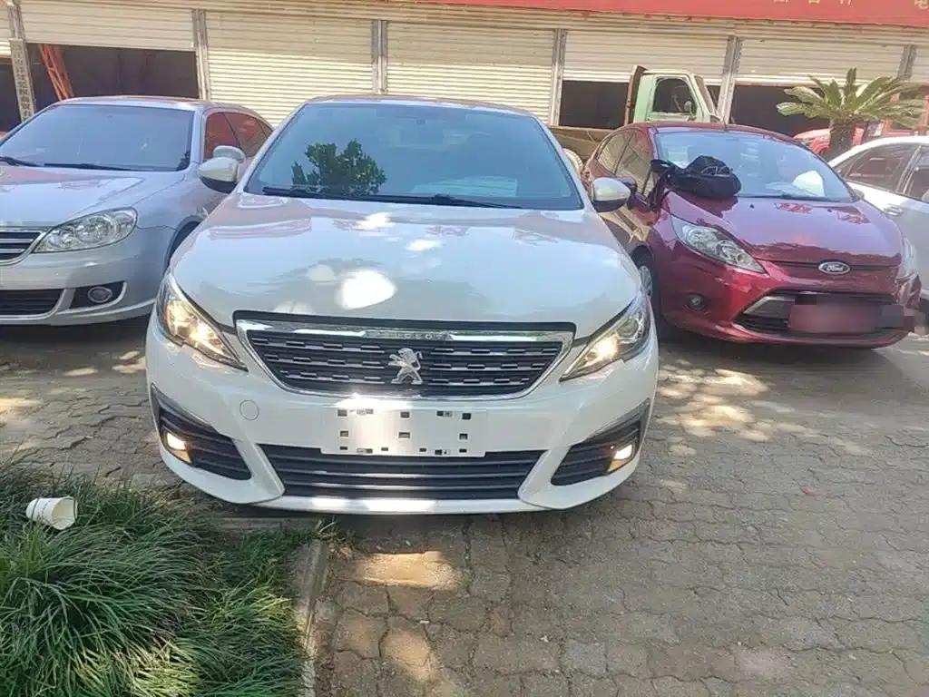 Peugeot 308 2016 1.6L Automatic Luxury Edition — миниатюра 3