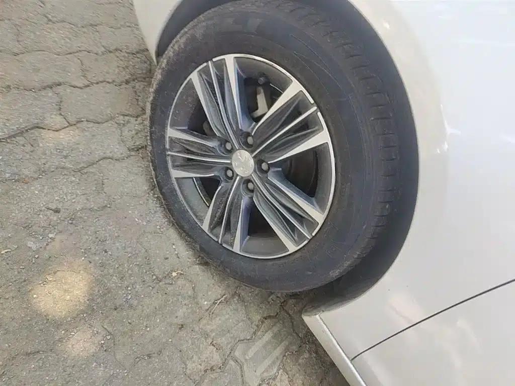 Peugeot 308 2016 1.6L Automatic Luxury Edition — миниатюра 23