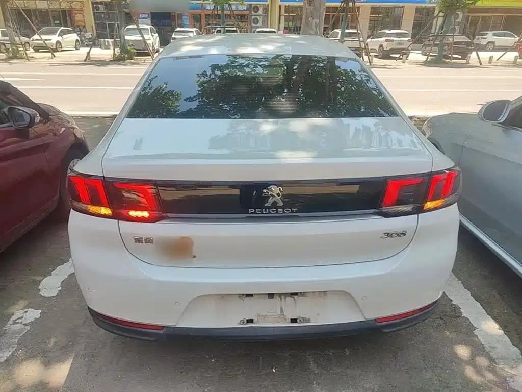 Peugeot 308 2016 1.6L Automatic Luxury Edition — миниатюра 6