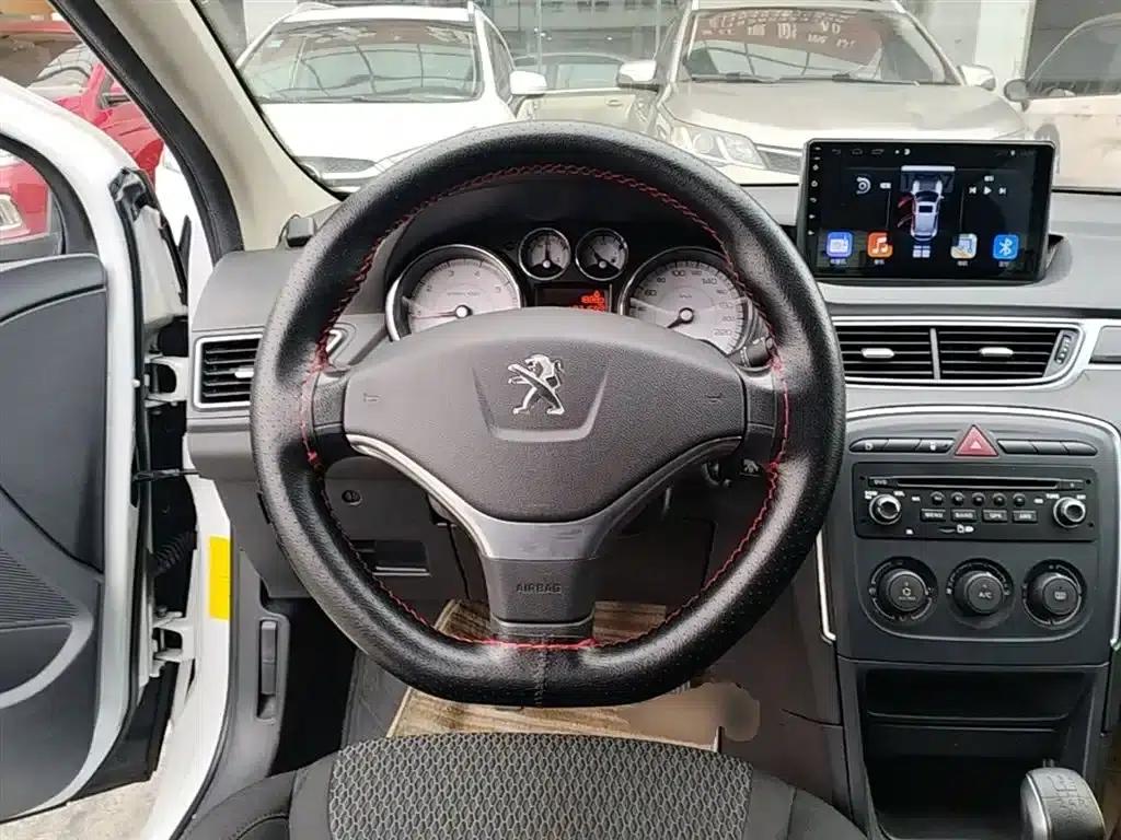 Peugeot 308 2014 Enjoy Edition Classic 1.6L Manual Premium Model — миниатюра 11