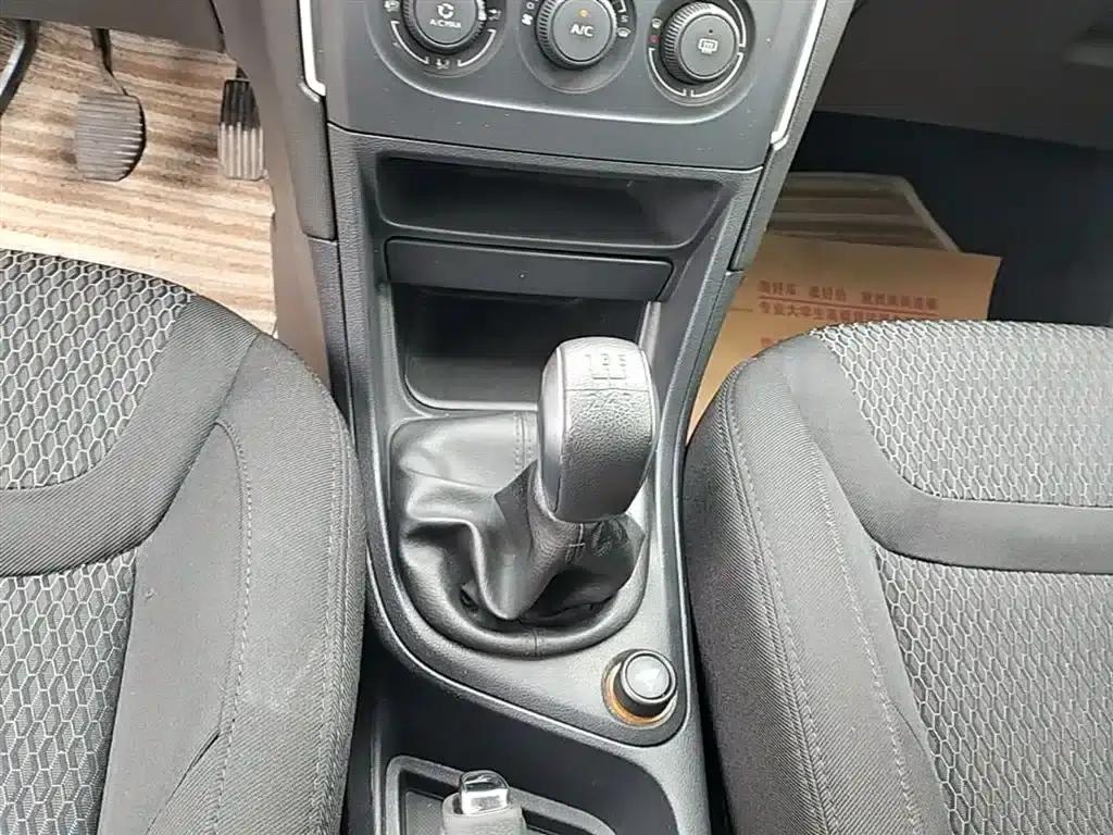 Peugeot 308 2014 Enjoy Edition Classic 1.6L Manual Premium Model — миниатюра 14