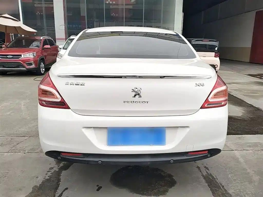 Peugeot 308 2014 Enjoy Edition Classic 1.6L Manual Premium Model — миниатюра 6