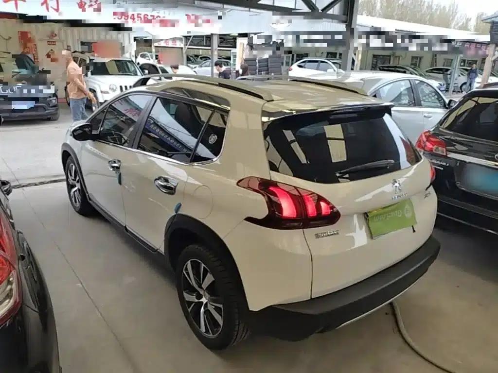 Peugeot 2008 2018 Model 1.6L Automatic Fashion Edition — миниатюра 5