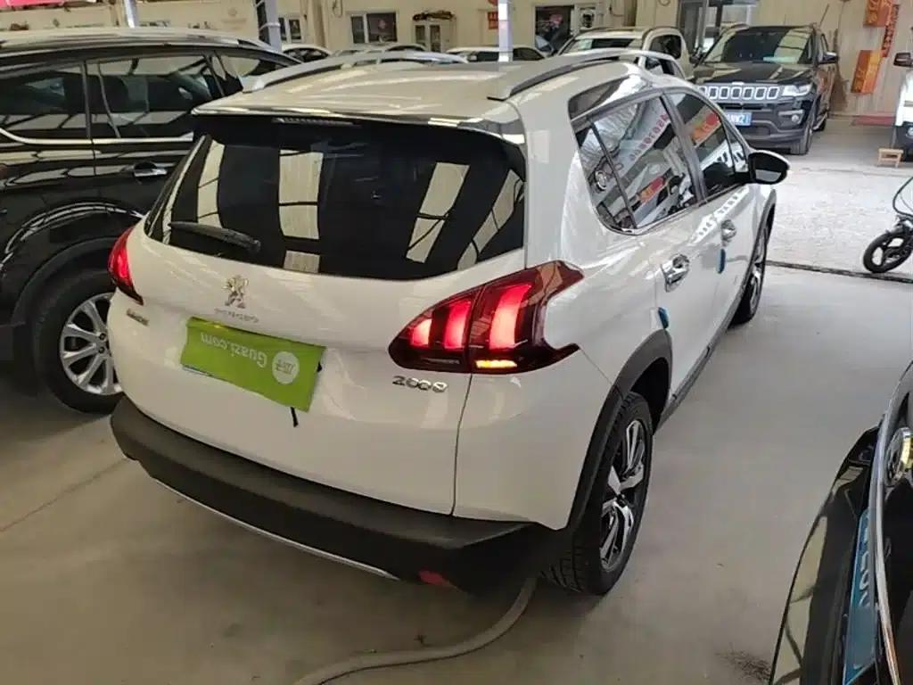 Peugeot 2008 2018 Model 1.6L Automatic Fashion Edition — миниатюра 7