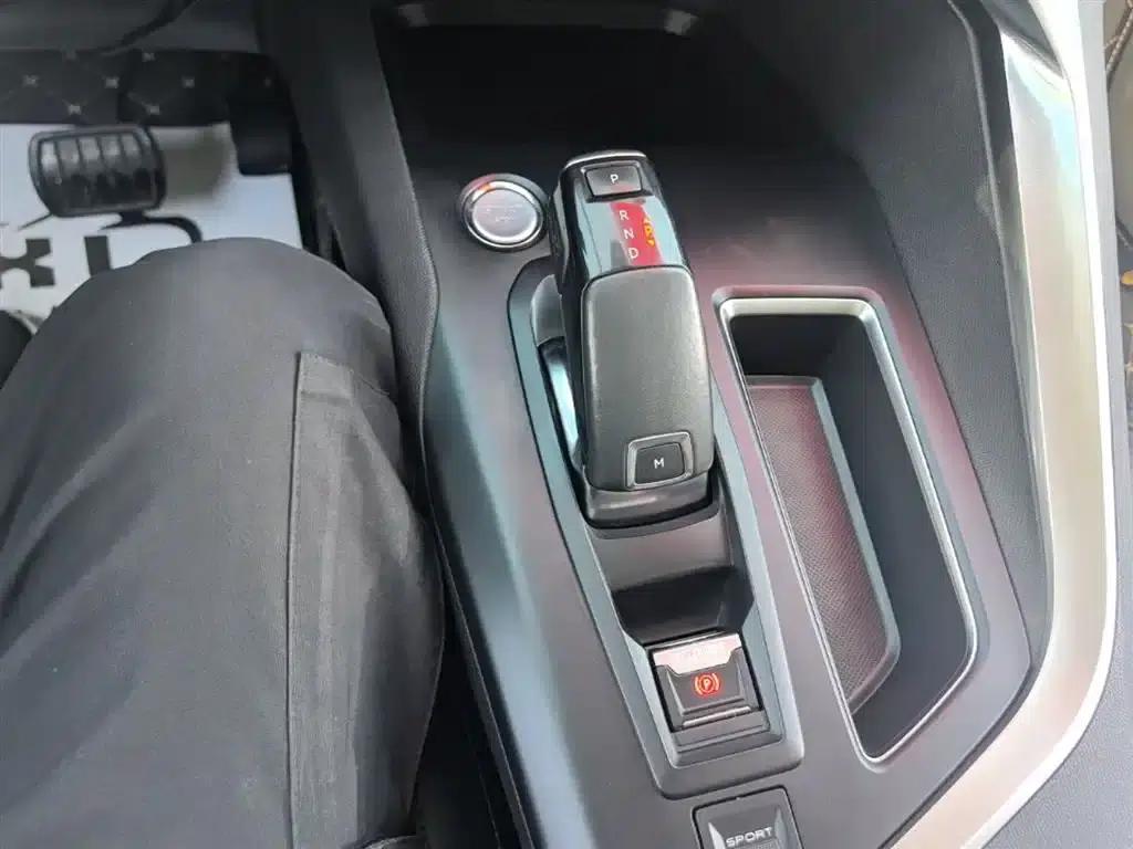 Peugeot 5008 2017 350THP 5-seater Elite Edition — миниатюра 14