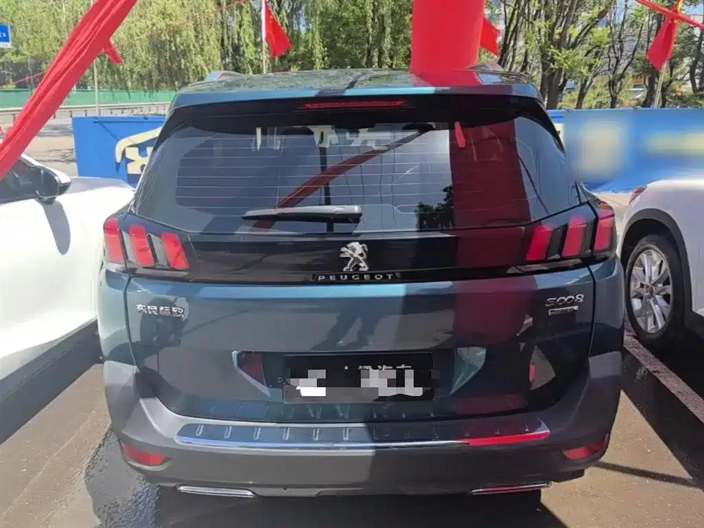 Peugeot 5008 2017 350THP 5-seater Elite Edition — миниатюра 6