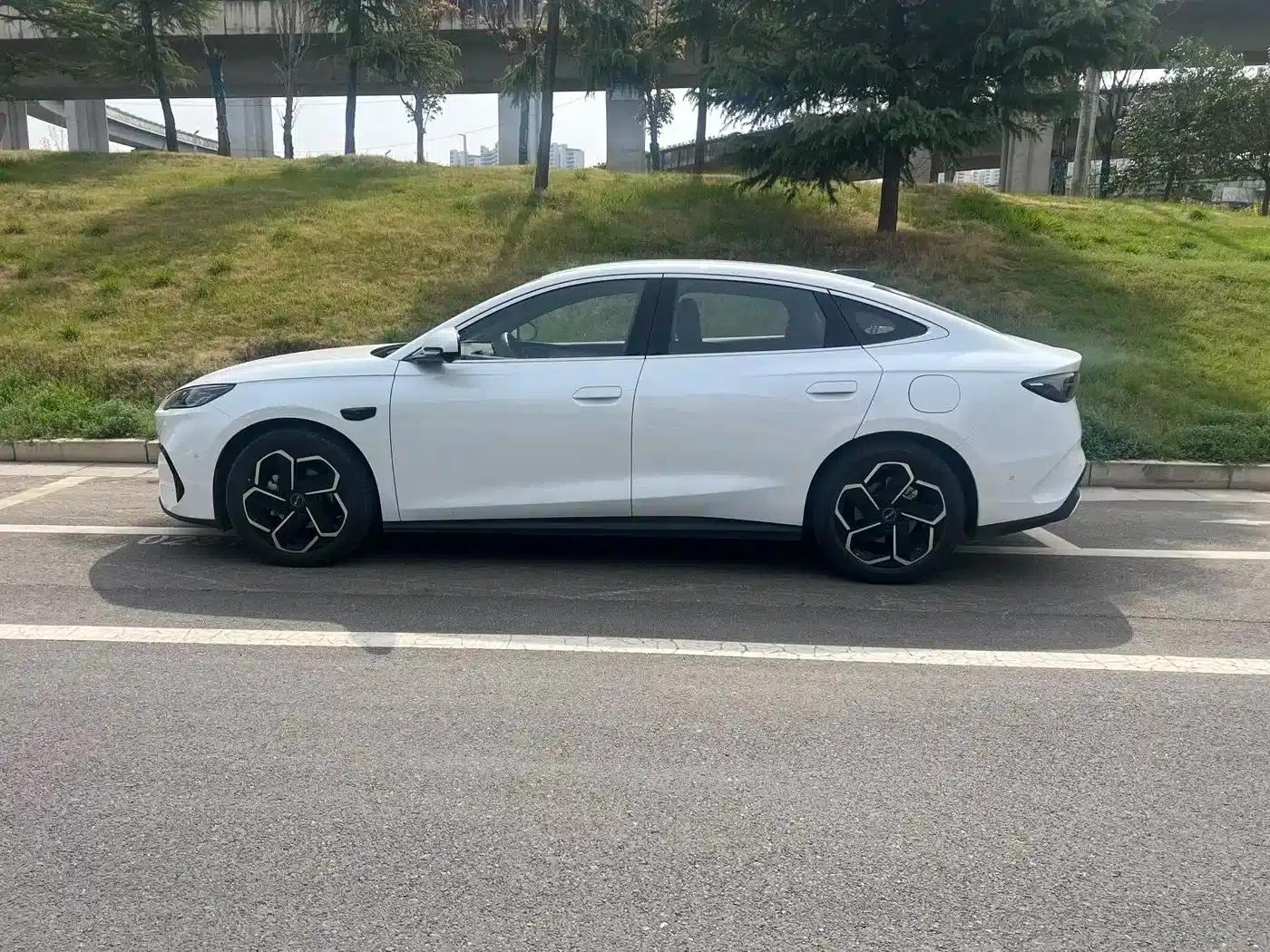 Seal 06 2025 DM-i Intelligent Driving Edition 120KM Flagship Model — миниатюра 3