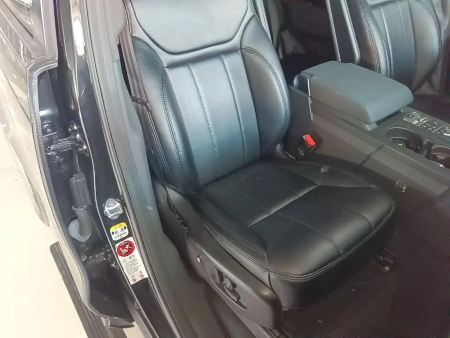 Land Rover Discovery 2017 5th Generation 3.0 V6 SE — миниатюра 23