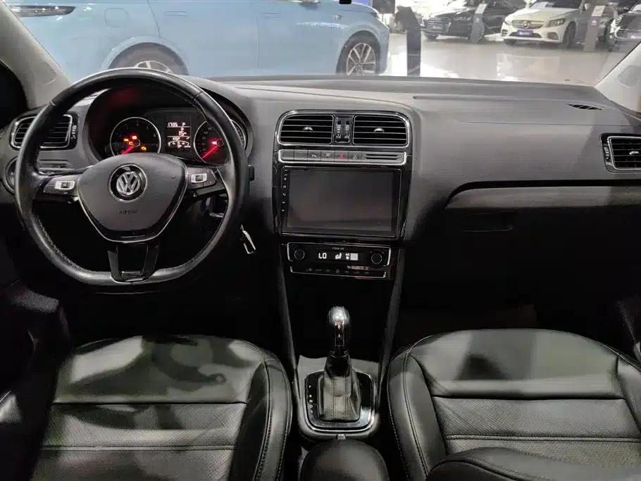 2016 Polo 1.6L Automatic Luxury — миниатюра 12