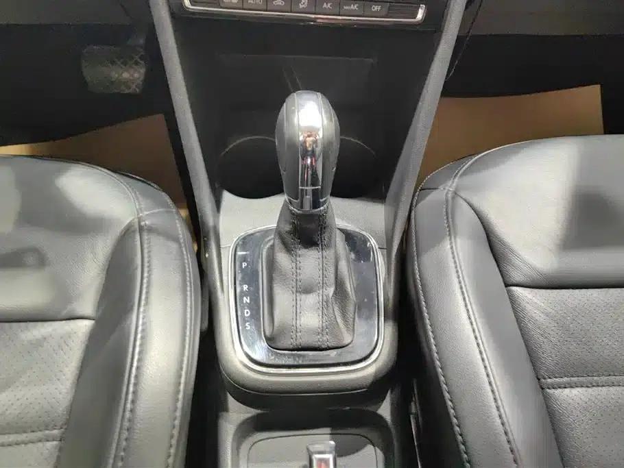 2016 Polo 1.6L Automatic Luxury — миниатюра 16