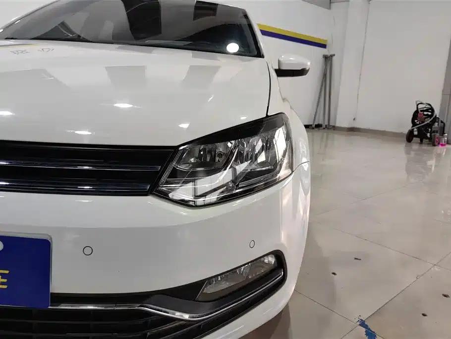 2016 Polo 1.6L Automatic Luxury — миниатюра 5