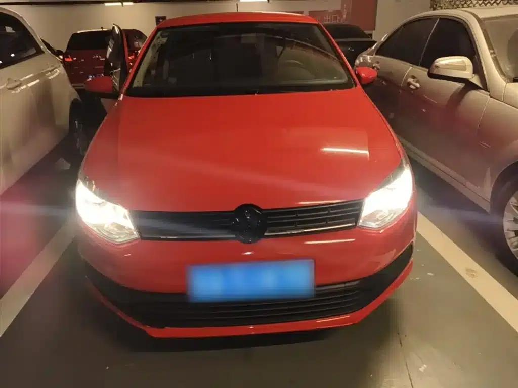 2016 Polo 1.4L Automatic Fashion Edition — миниатюра 3