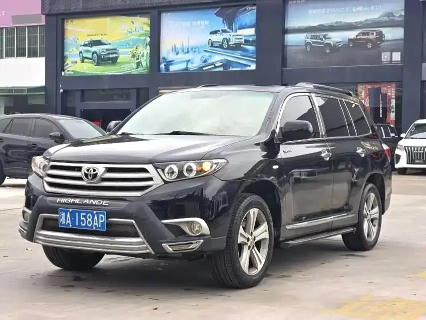2012 Highlander 2.7L 2WD 7-seater Luxury Edition — миниатюра 1