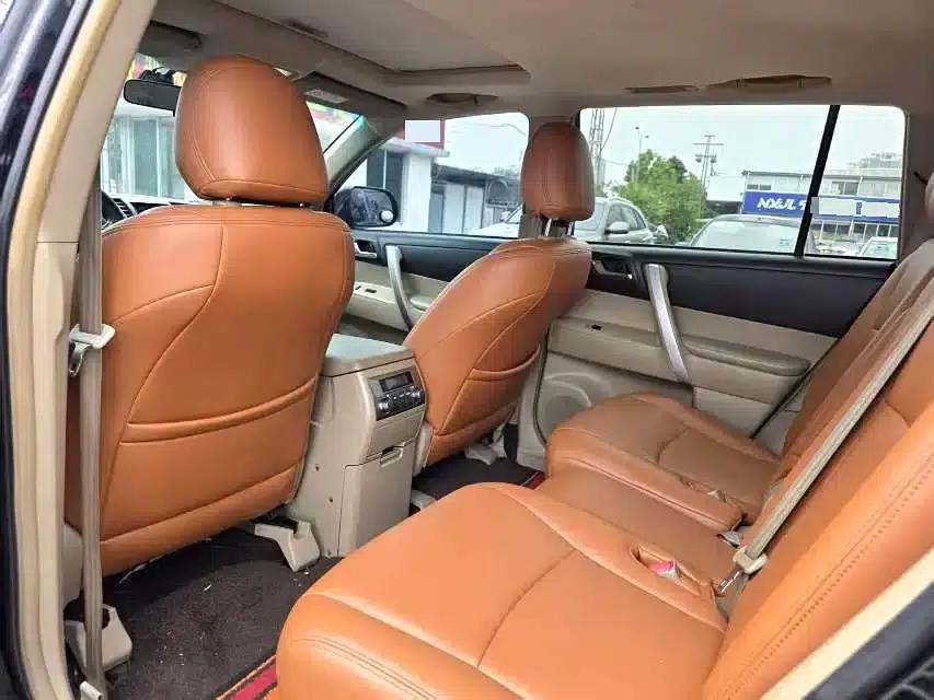 2012 Highlander 2.7L 2WD 7-seater Luxury Edition — миниатюра 6