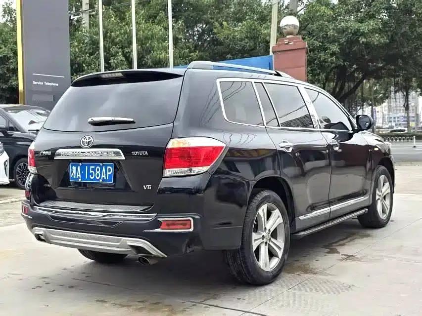 2012 Highlander 2.7L 2WD 7-seater Luxury Edition — миниатюра 9