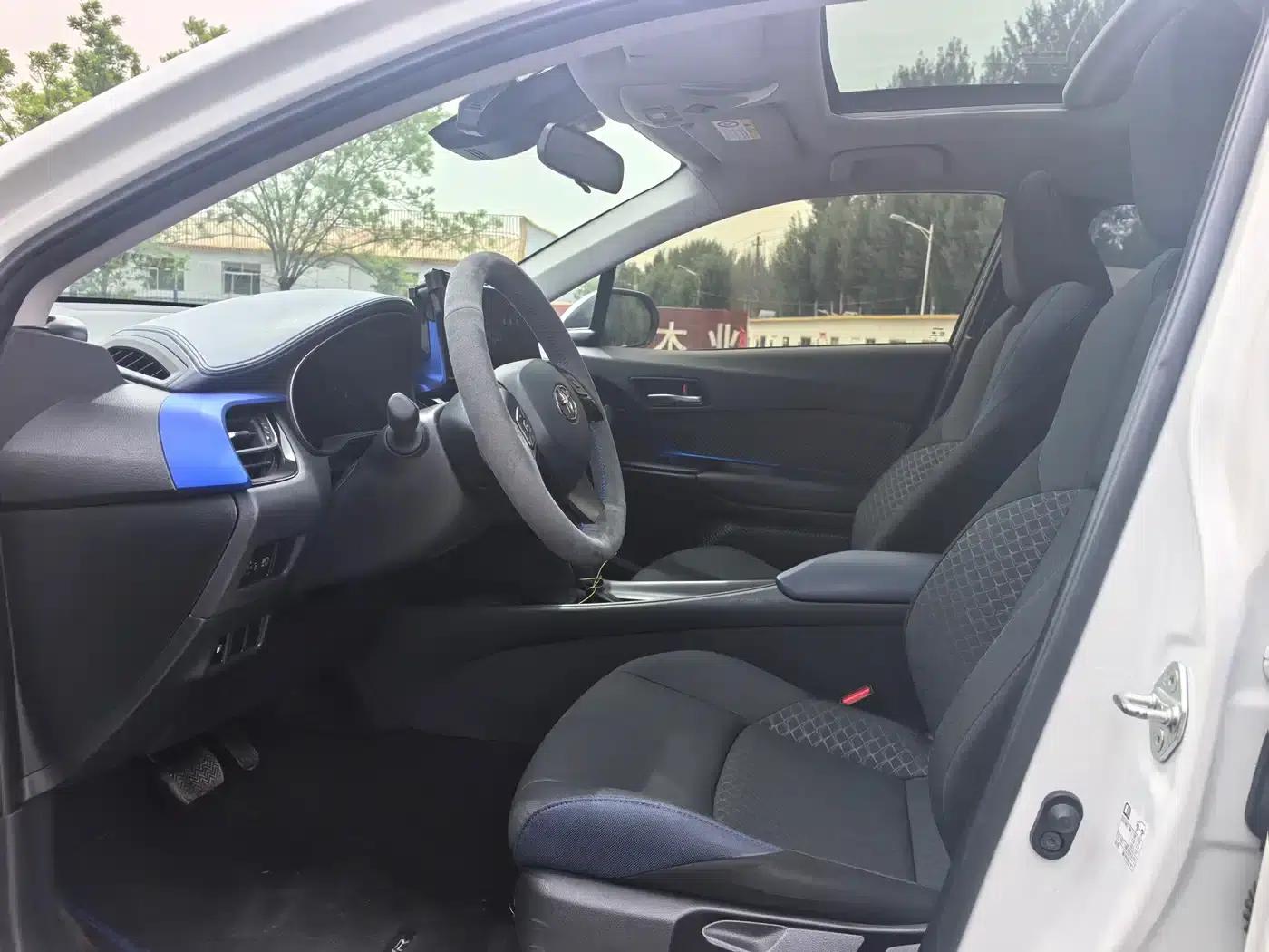 Toyota C-HR 2023 2.0L Comfort Edition — миниатюра 4