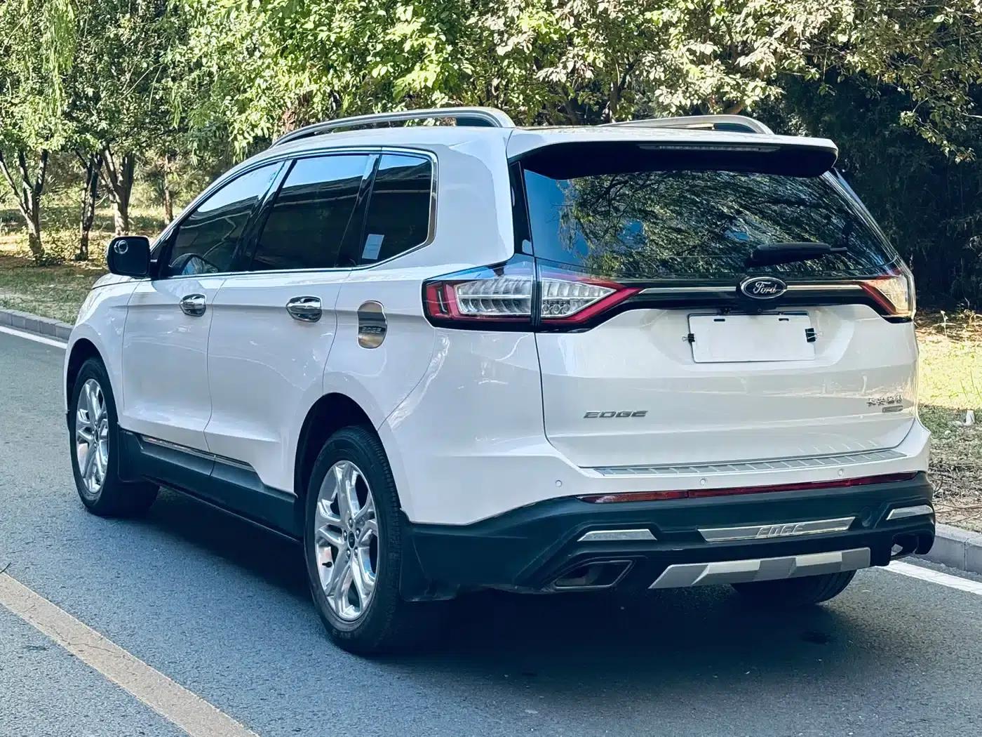 2016 Ford Edge EcoBoost 245 2WD Luxury 7-seater — миниатюра 5