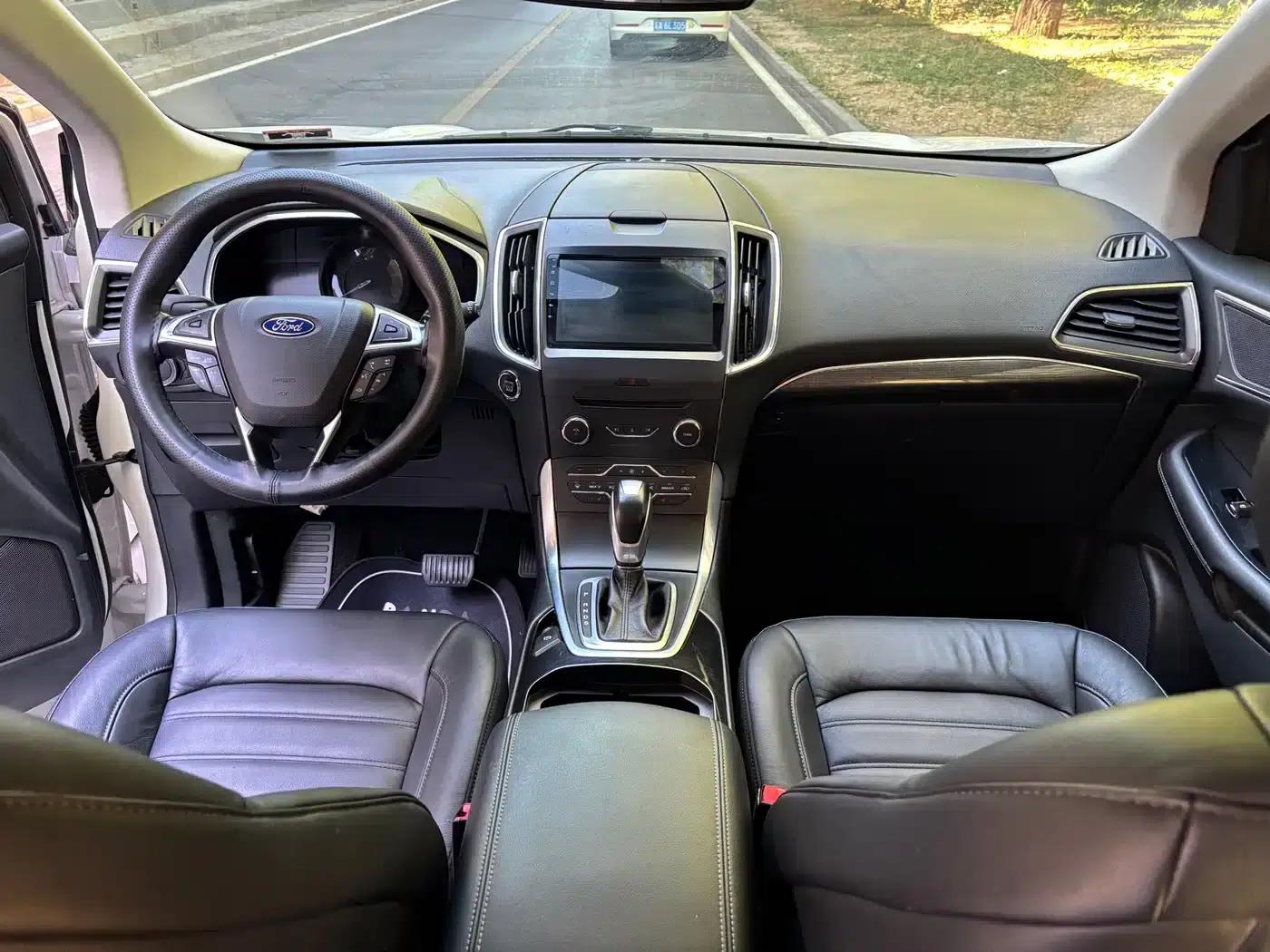 2016 Ford Edge EcoBoost 245 2WD Luxury 7-seater — миниатюра 10