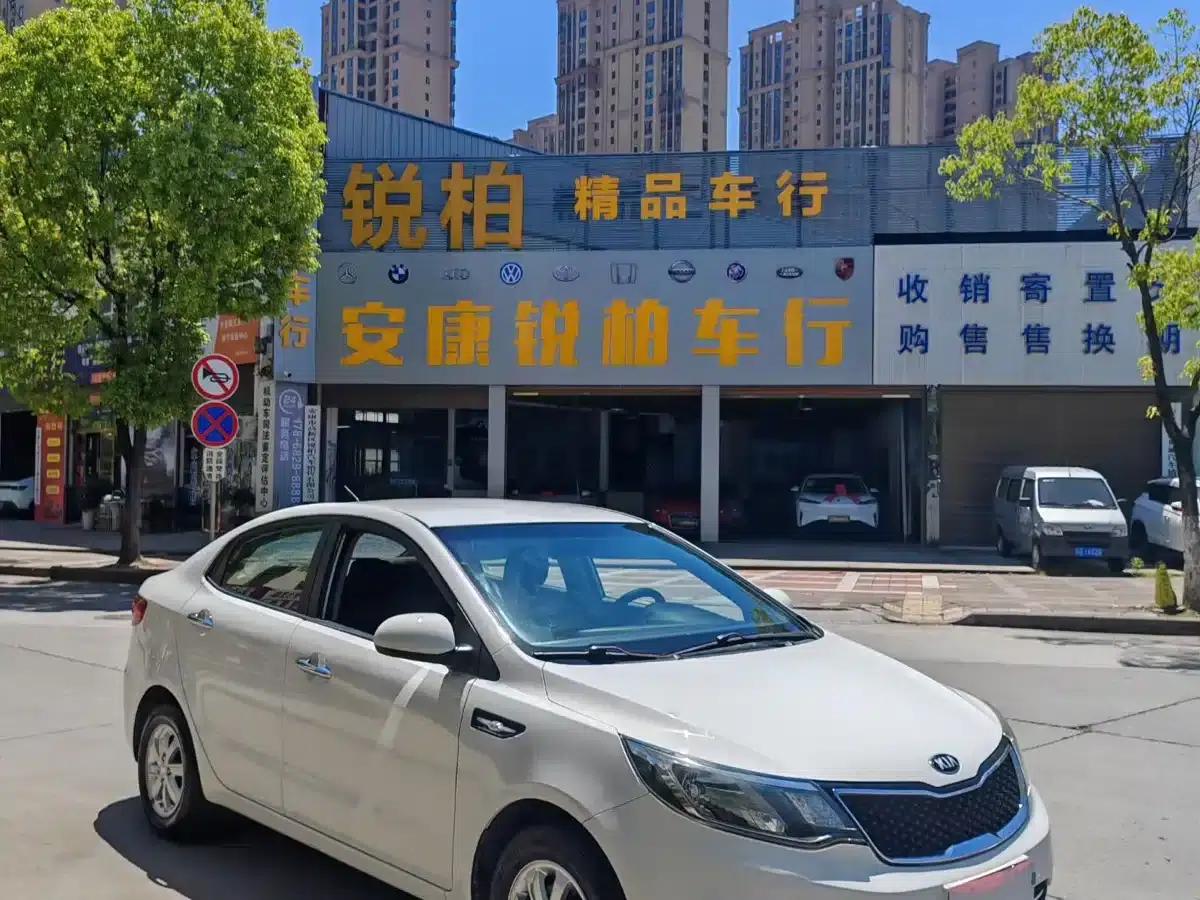 Kia K2 2015 Sedan 1.4L MT GLS — миниатюра 3