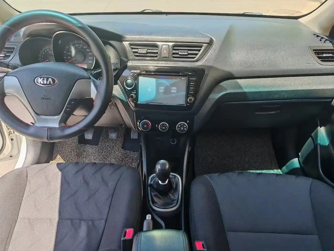 Kia K2 2015 Sedan 1.4L MT GLS — миниатюра 4