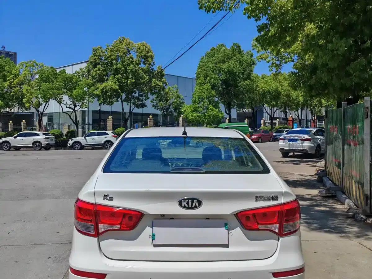 Kia K2 2015 Sedan 1.4L MT GLS — миниатюра 8
