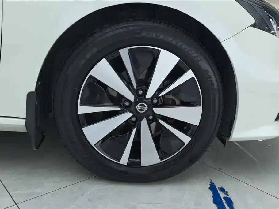 Teana 2020 Facelift 2.0T XL Upper AD1 Smart Navigation Edition — миниатюра 6