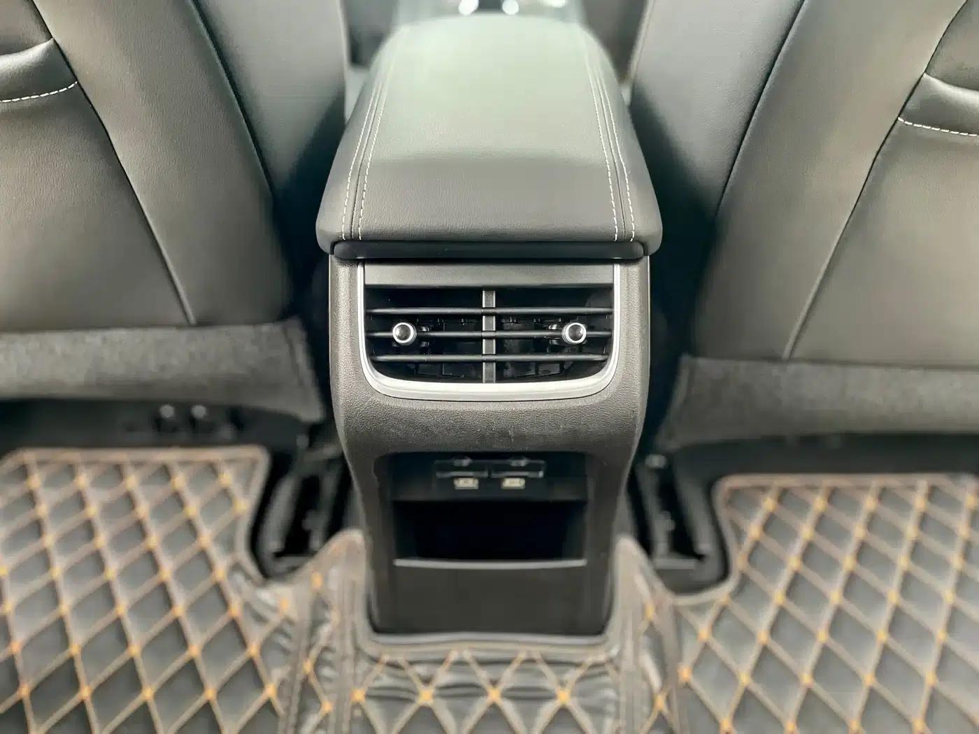 The 2021 Tank 300 City Edition 2.0T is very stylish. — миниатюра 21