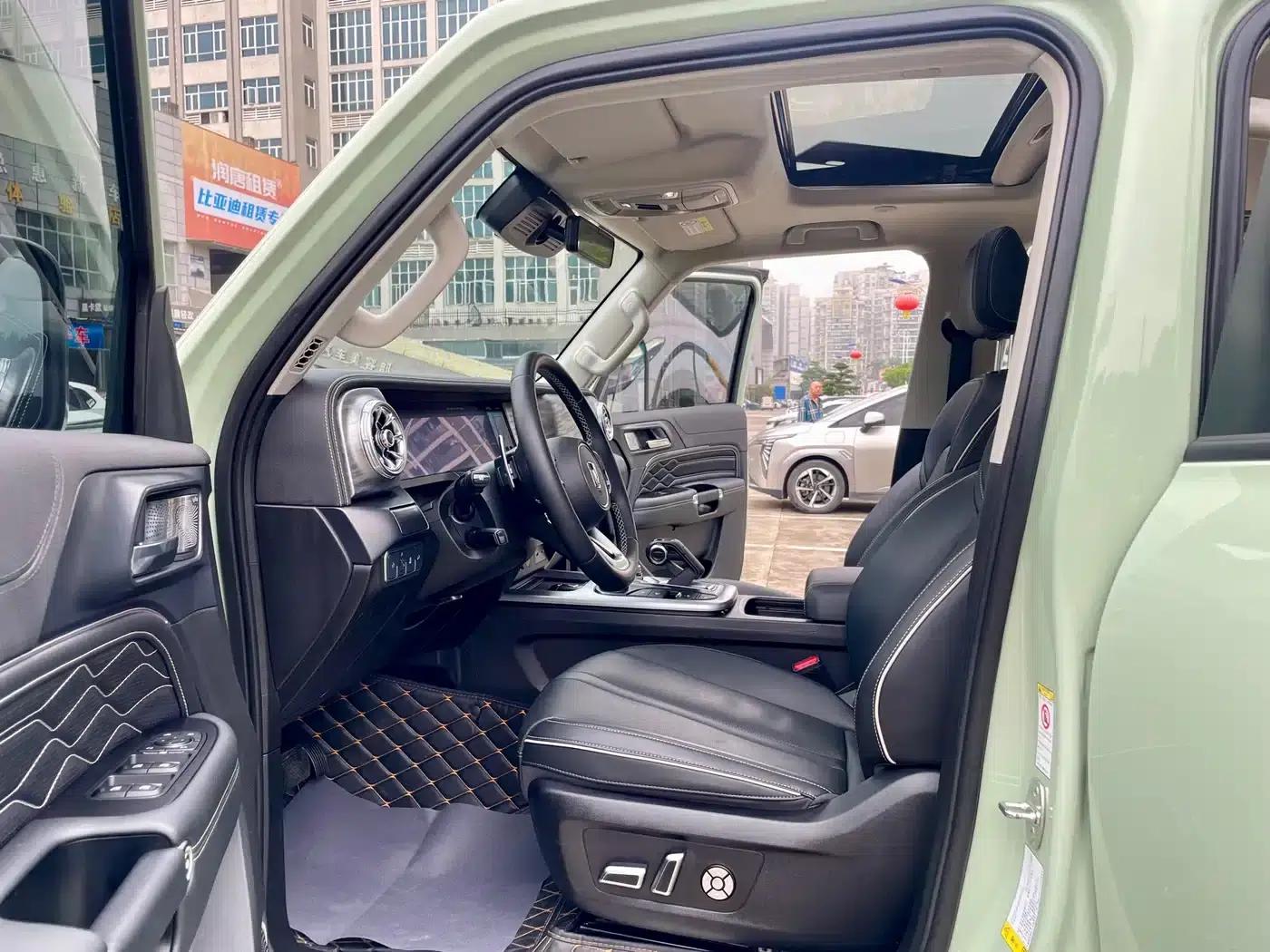 The 2021 Tank 300 City Edition 2.0T is very stylish. — миниатюра 8