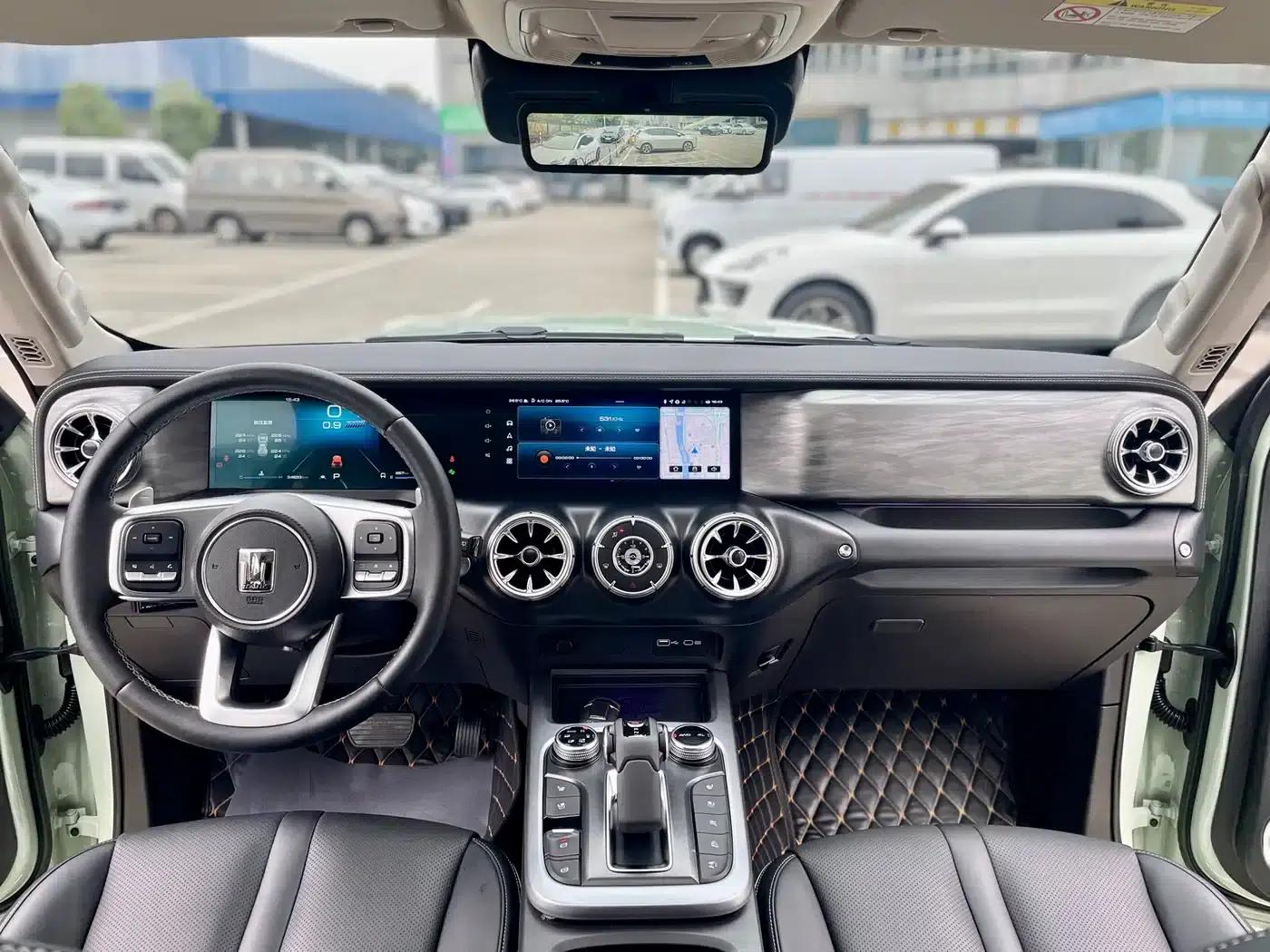 The 2021 Tank 300 City Edition 2.0T is very stylish. — миниатюра 10