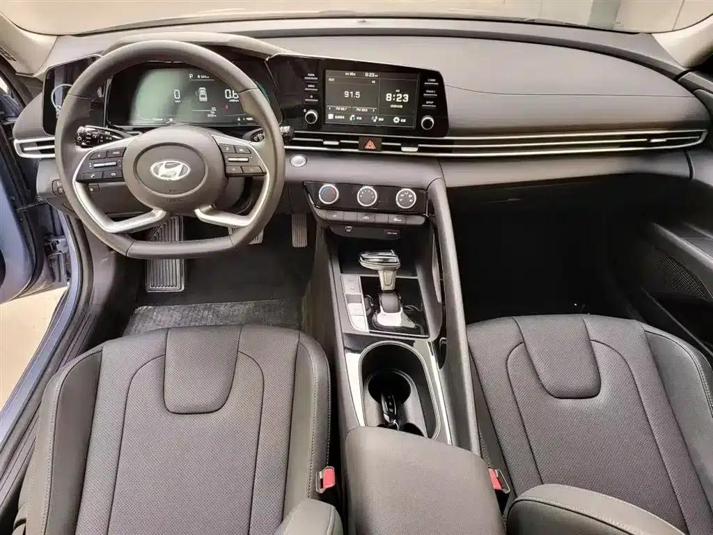 Hyundai Elantra 2023 1.5L CVT GLX Elite Edition — миниатюра 20