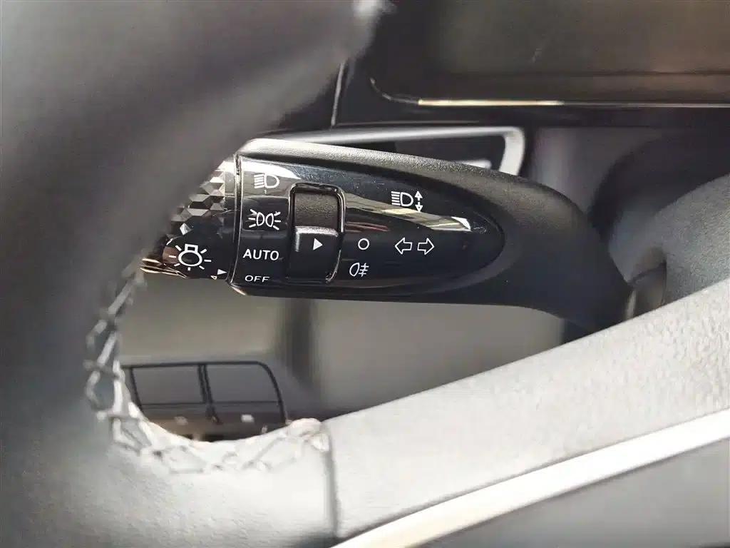 Hyundai Elantra 2023 1.5L CVT GLX Elite Edition — миниатюра 4
