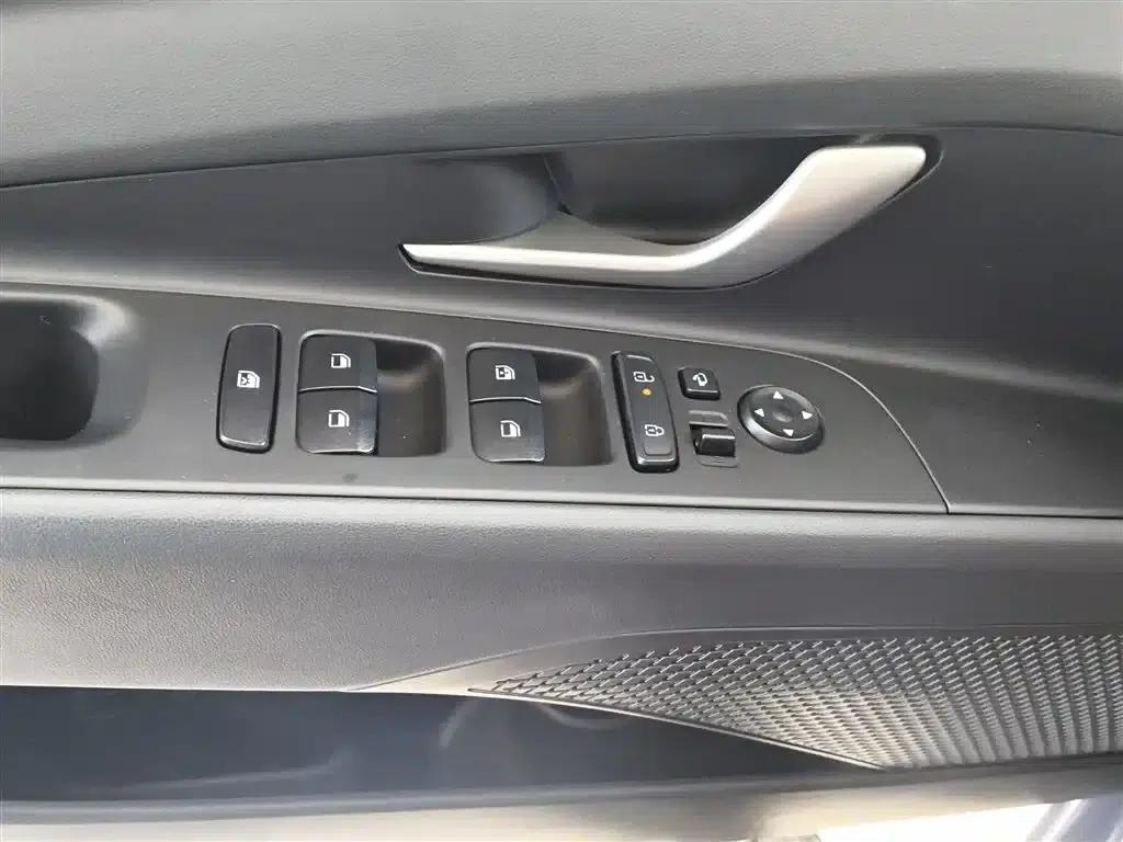Hyundai Elantra 2023 1.5L CVT GLX Elite Edition — миниатюра 5