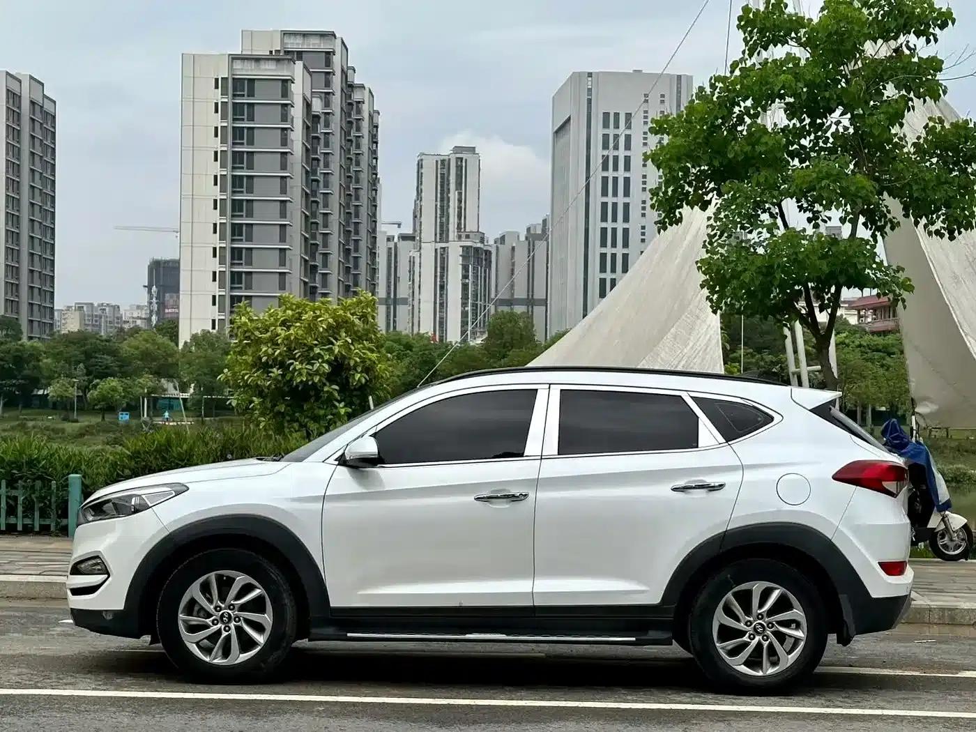Tucson 2018 1.6T Dual-Clutch Two-Wheel Drive 15th Anniversary Special Edition — миниатюра 4
