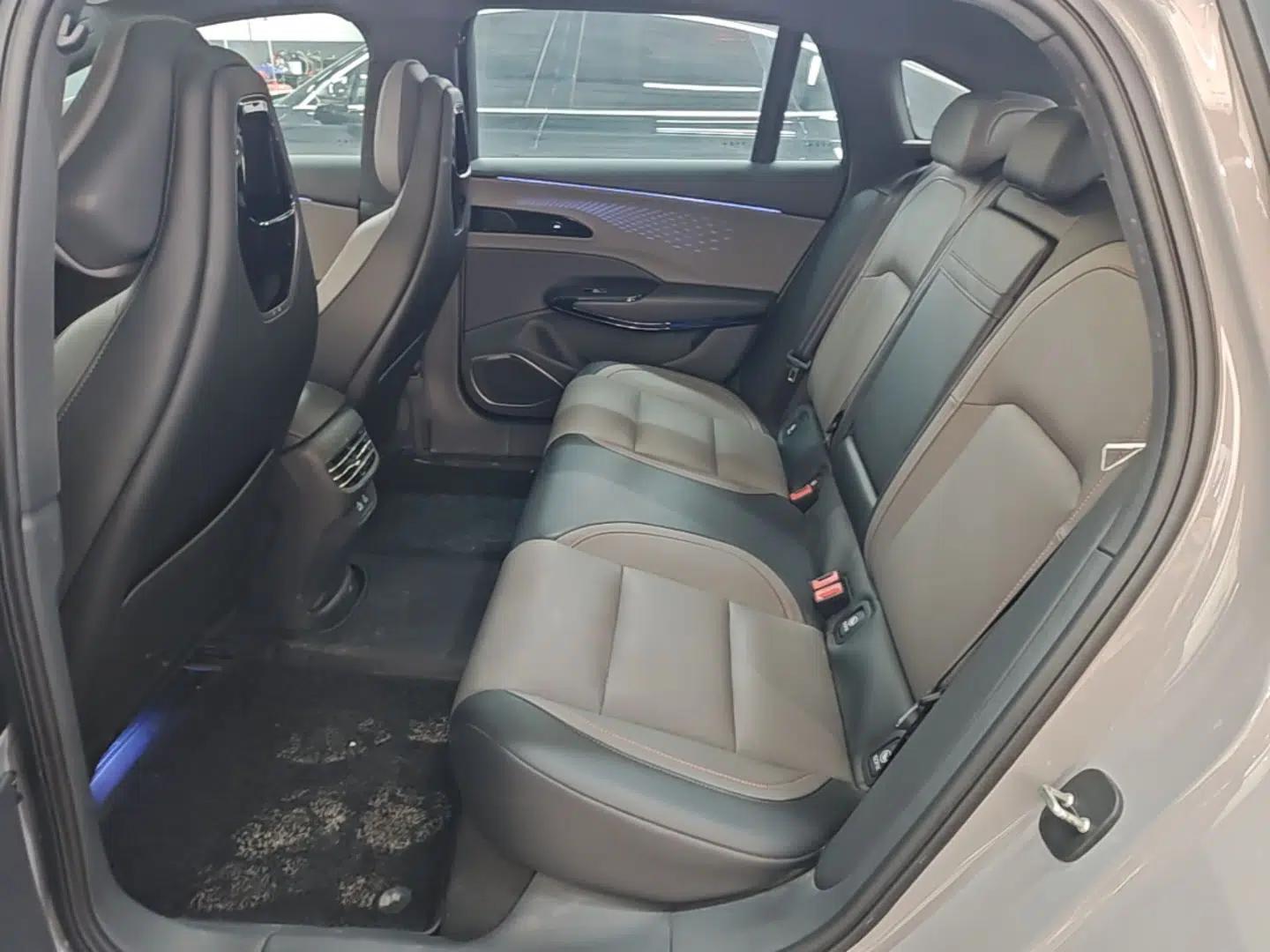 Hongqi EH7 2025 640 All-Wheel Drive Smart Selection Edition — миниатюра 20