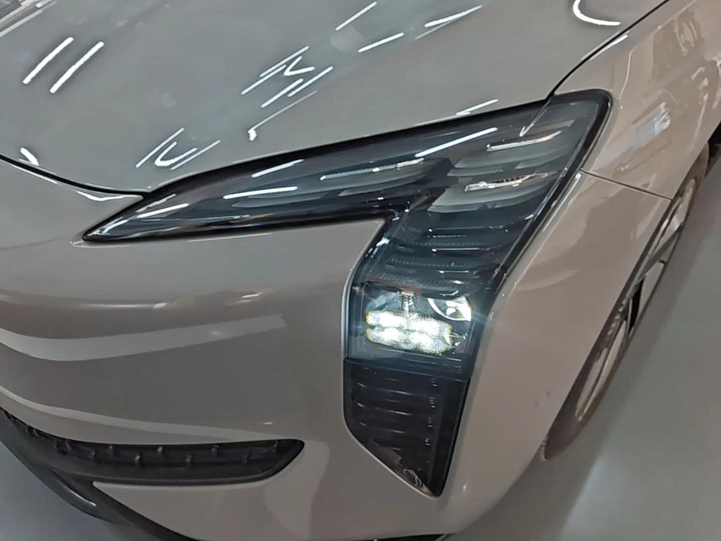 Hongqi EH7 2025 640 All-Wheel Drive Smart Selection Edition — миниатюра 9