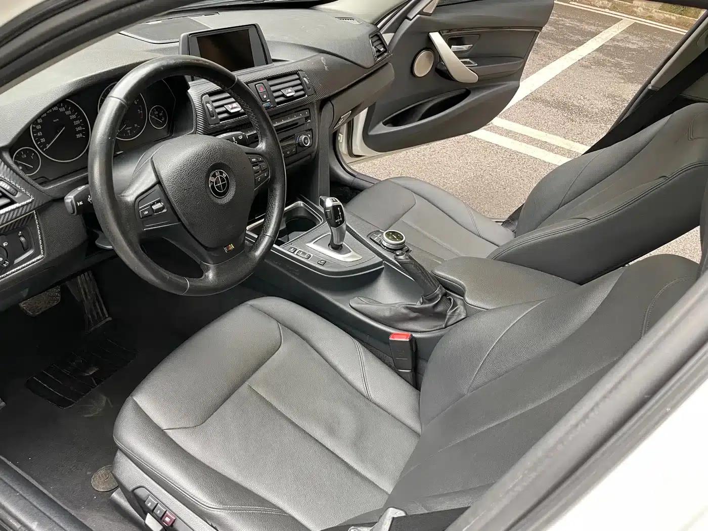 BMW 3 Series 2015 320i Fashion Edition — миниатюра 11