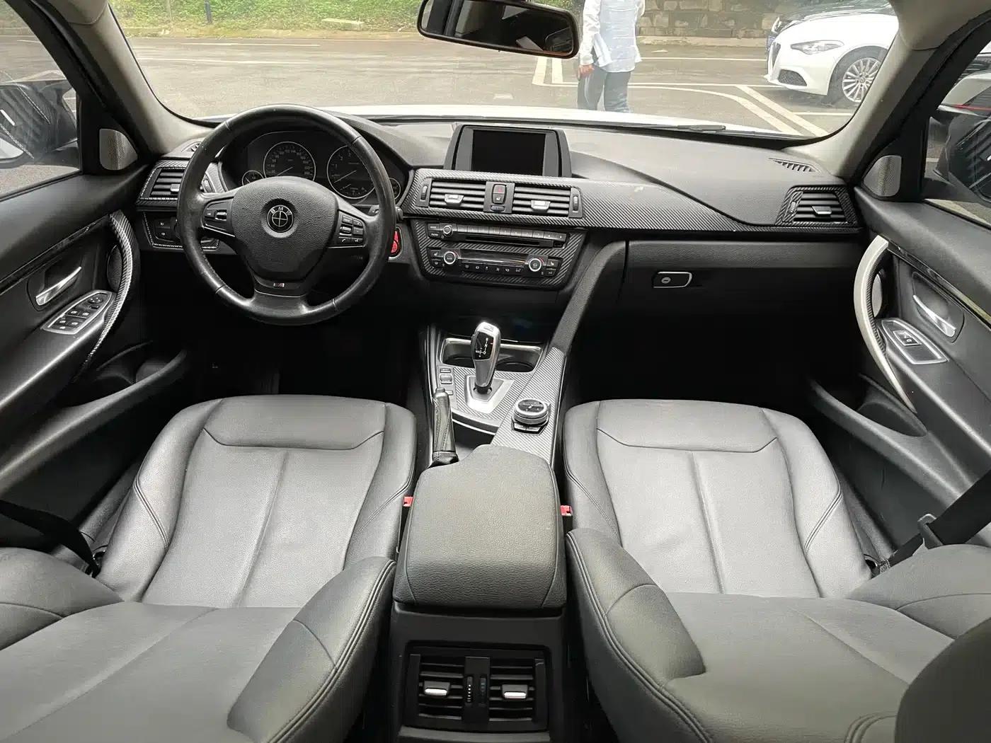 BMW 3 Series 2015 320i Fashion Edition — миниатюра 19