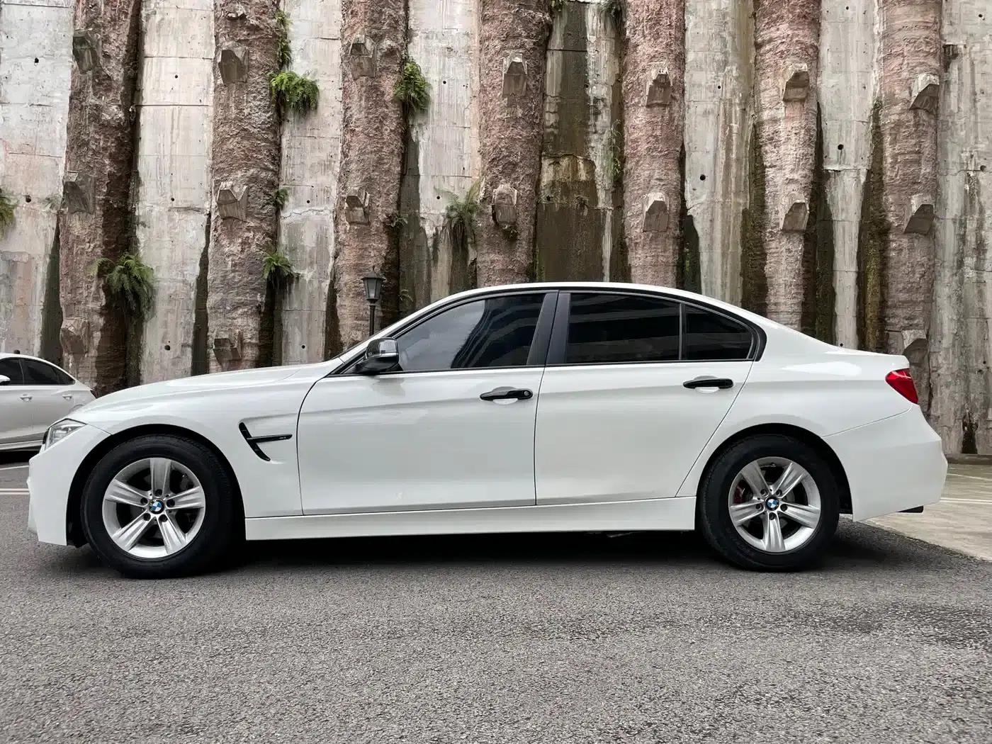 BMW 3 Series 2015 320i Fashion Edition — миниатюра 5