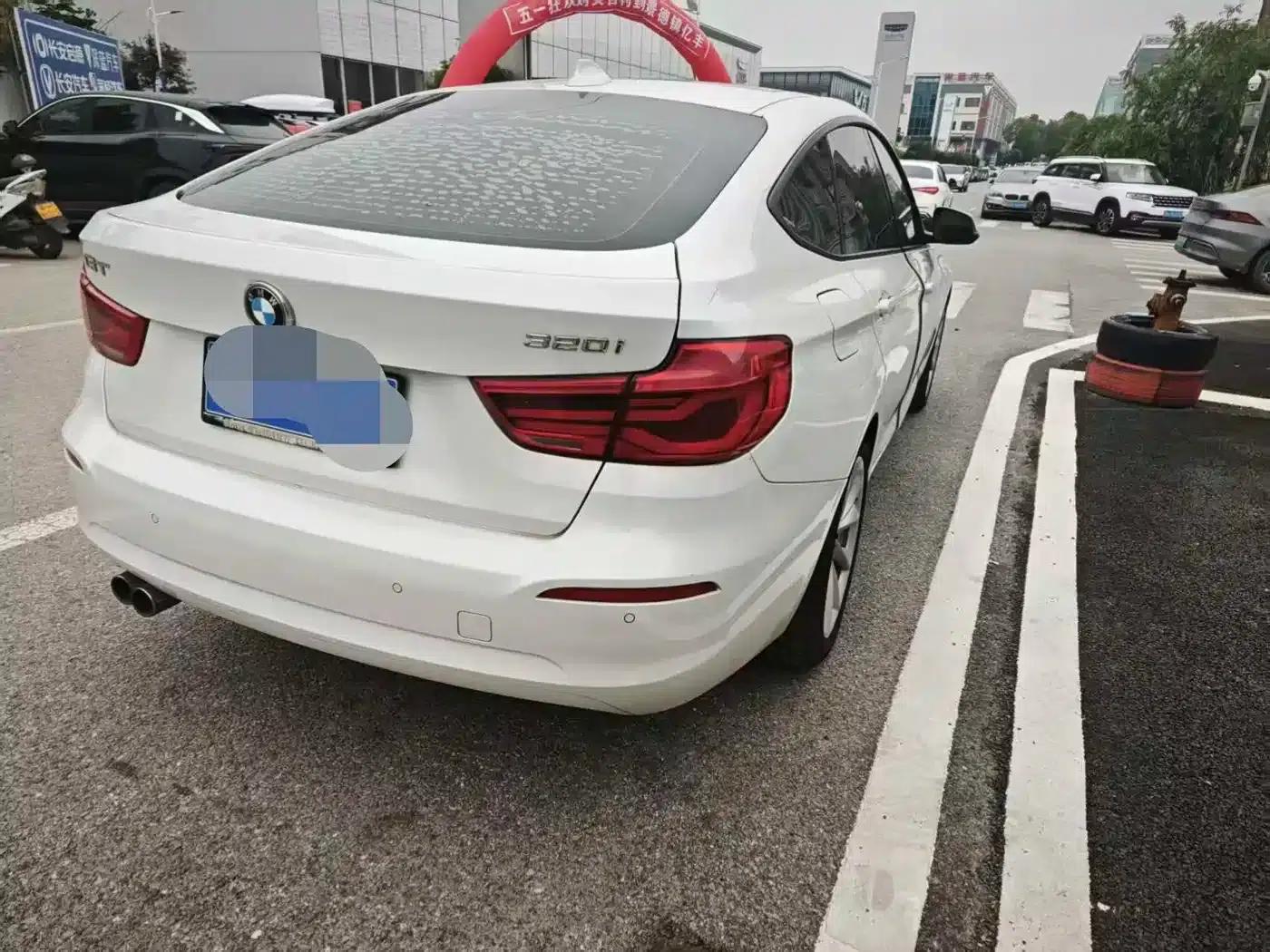 BMW 3 Series GT 2018 320i Fashion Edition — миниатюра 4