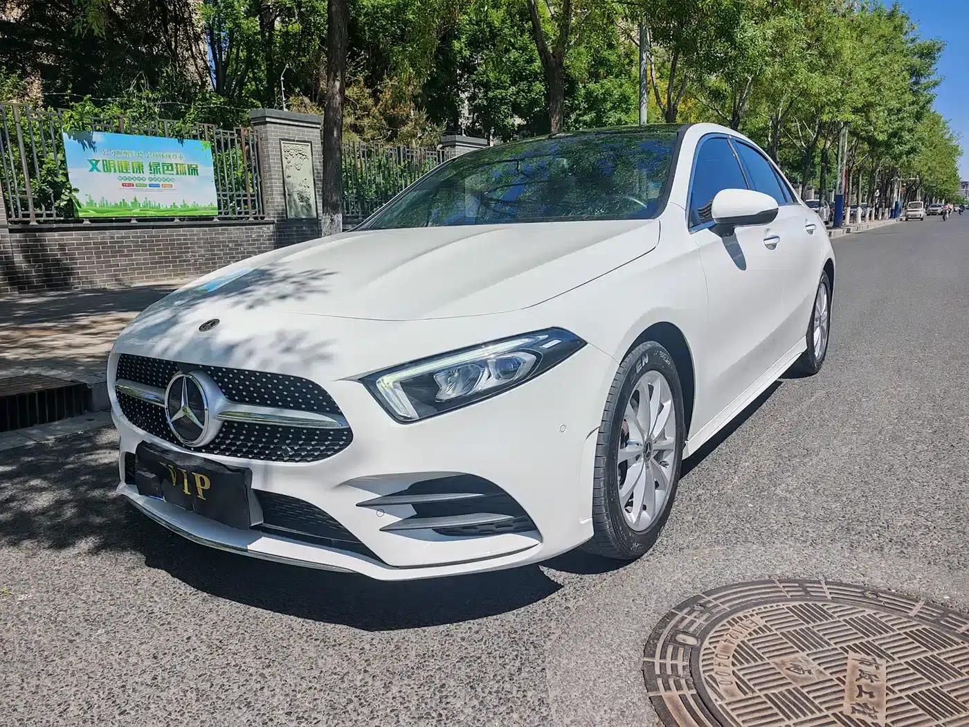 Mercedes-Benz A-Class 2021 A 200 L Sport Sedan Fashion Edition — миниатюра 1