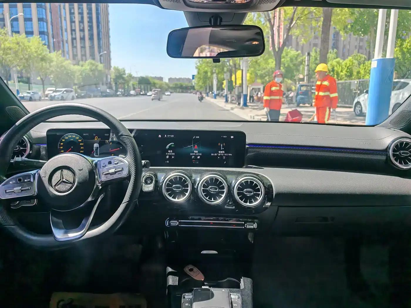 Mercedes-Benz A-Class 2021 A 200 L Sport Sedan Fashion Edition — миниатюра 4
