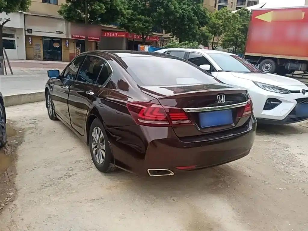 2014 Honda Accord 2.0L LX Comfort Edition — миниатюра 5