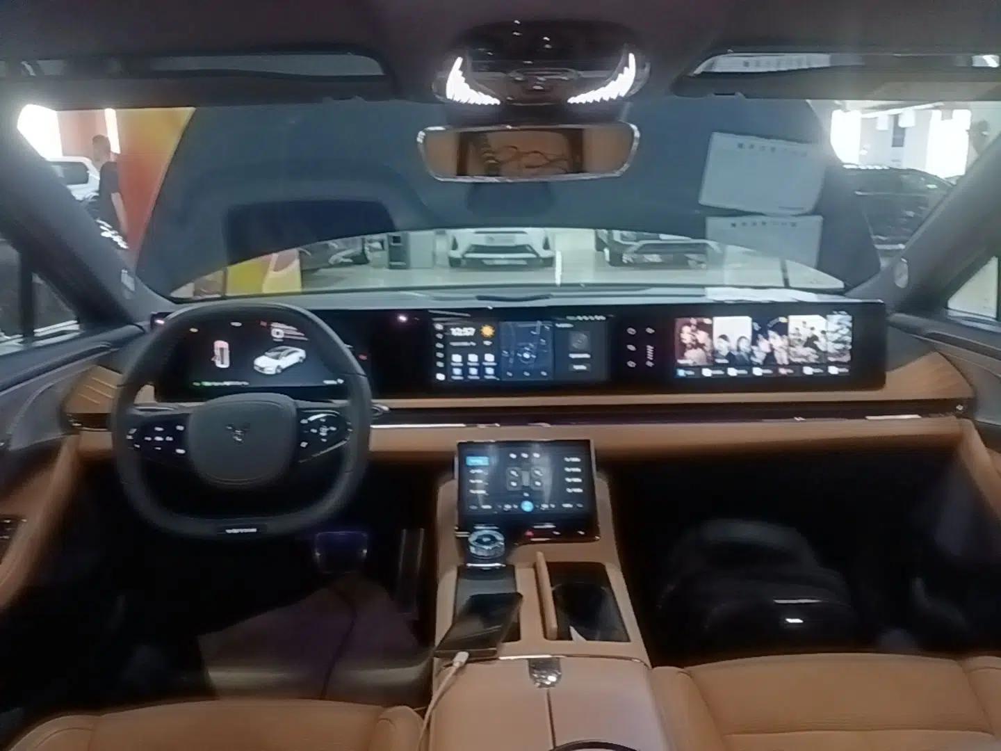 VOYAH PASSION 2024 PHEV Four-Wheel Drive Ultra-Long Range Flagship Model — миниатюра 13